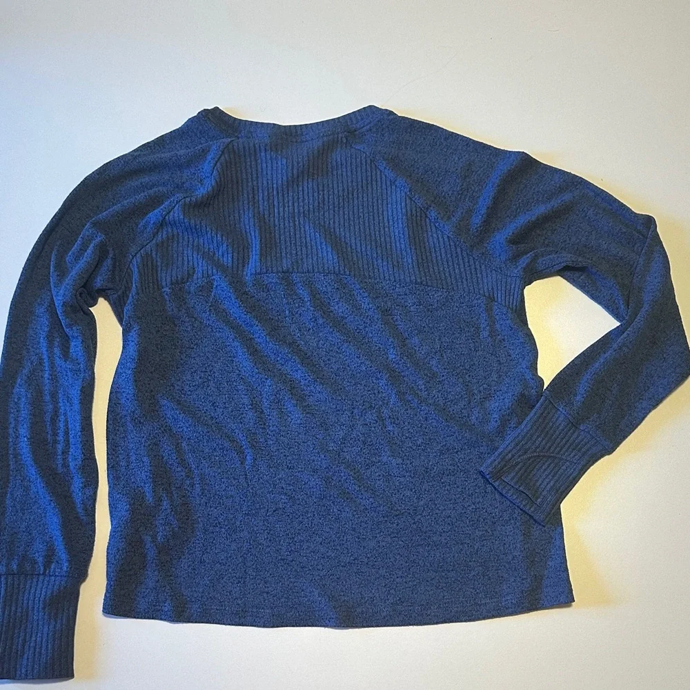 Athleta Girl Heathered Blue Long Sleeve Top